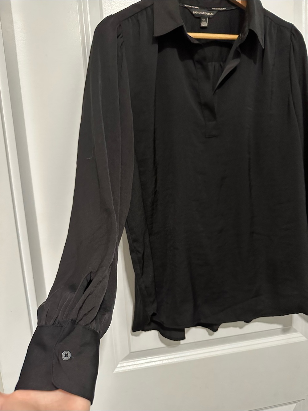 Banana Republic  | Women’s size L  Long Sleeve, Flowy Collared Shirt - Picture 15 of 17
